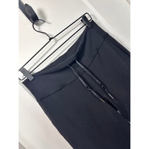 Lululemon Athletica Women's Drawstring Wide Leg Athletic Crop‎ Capri Pants Black - Picture 2 of 11